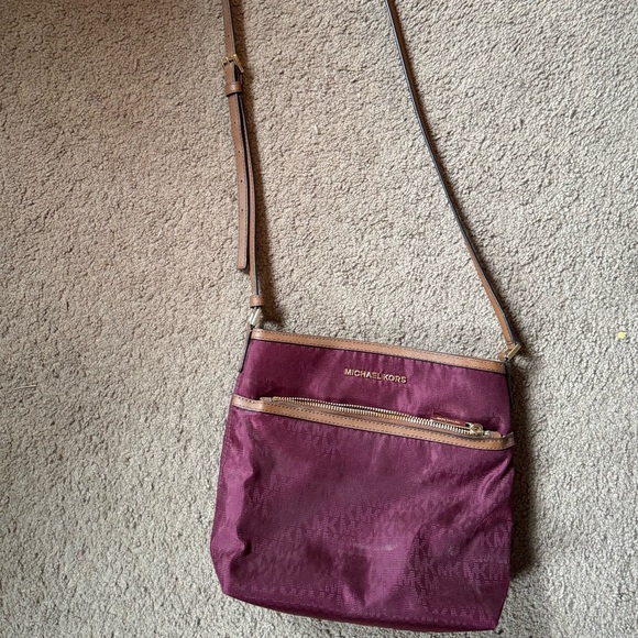 Michael Kors adjustable Crossbody bag - Picture 4 of 7